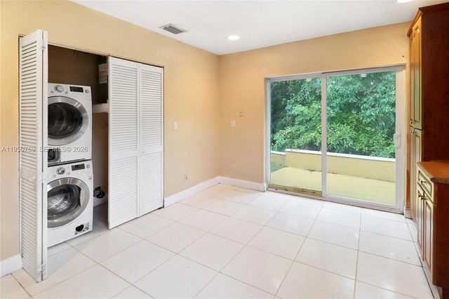 6120 SW 19th Street, North Lauderdale, FL 33068