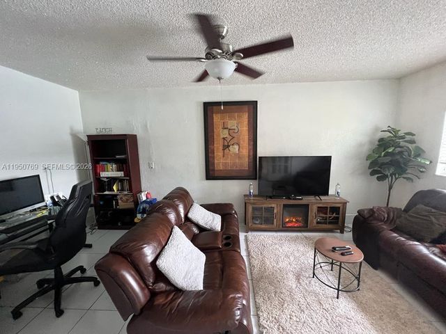 6120 SW 19th Street, North Lauderdale, FL 33068