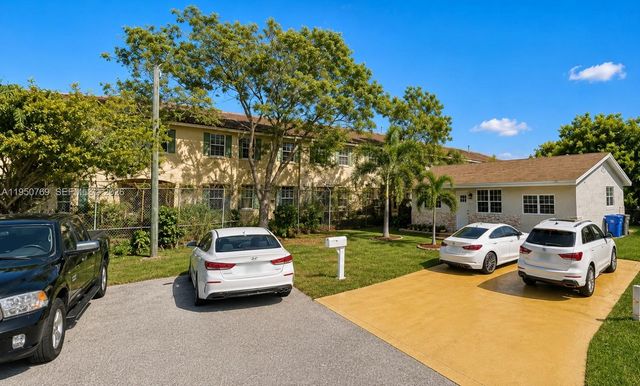 6120 SW 19th Street, North Lauderdale, FL 33068