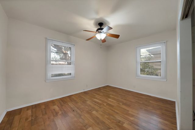 811 Phillips Street, Cleburne, TX 76033