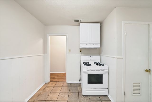 811 Phillips Street, Cleburne, TX 76033