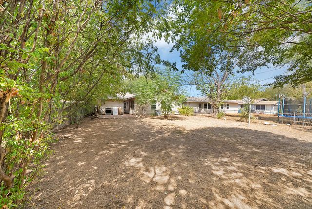 811 Phillips Street, Cleburne, TX 76033