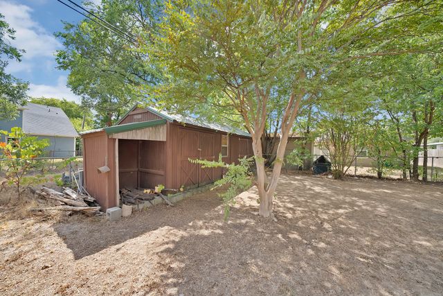 811 Phillips Street, Cleburne, TX 76033