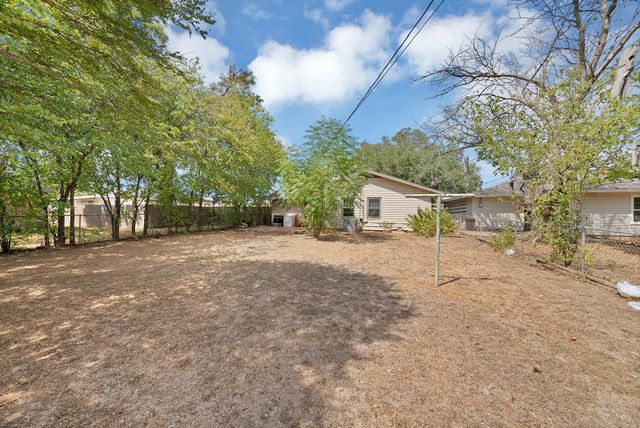 811 Phillips Street, Cleburne, TX 76033