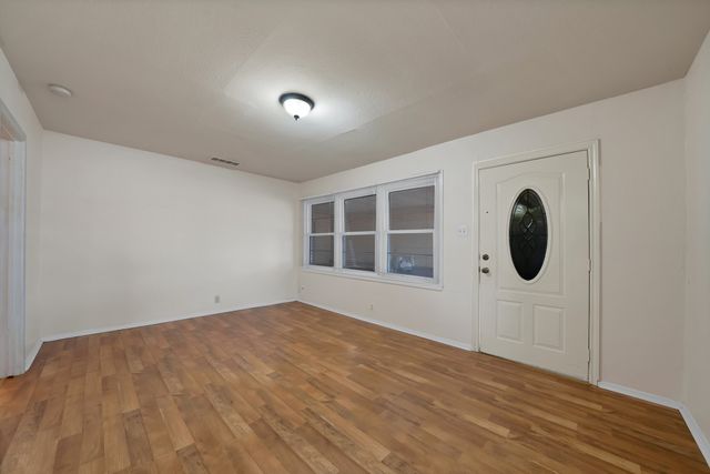 811 Phillips Street, Cleburne, TX 76033