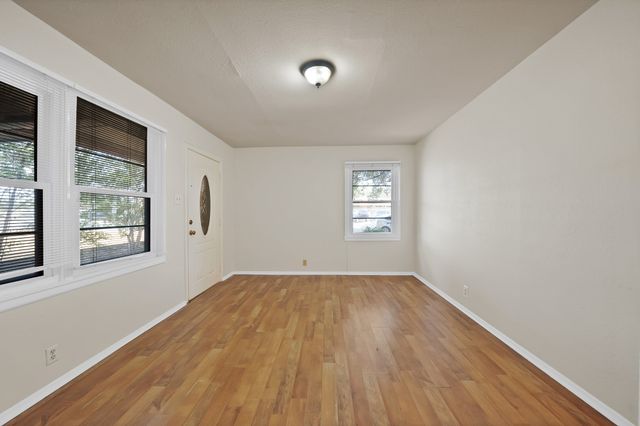 811 Phillips Street, Cleburne, TX 76033