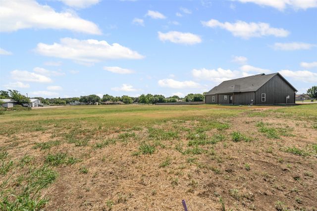3906 Chippewa Court, Granbury, TX 76048