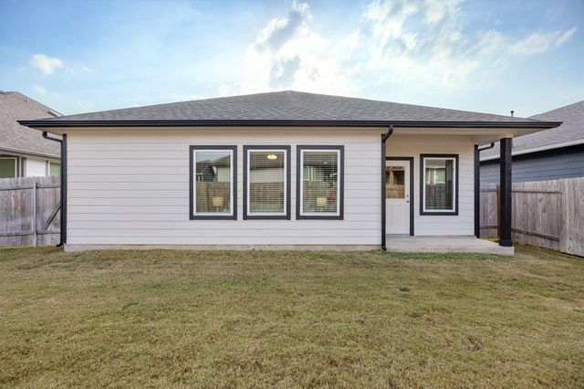 141 Yellowstone DR, Kyle, TX 78640