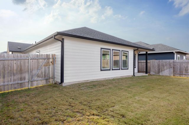 141 Yellowstone DR, Kyle, TX 78640