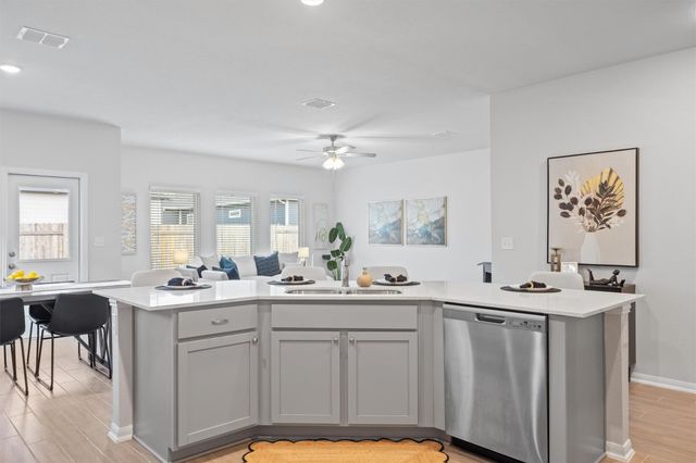 141 Yellowstone DR, Kyle, TX 78640