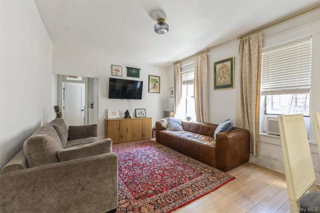35 Crown 4G, Brooklyn, NY 11225