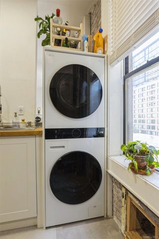 35 Crown 4G, Brooklyn, NY 11225