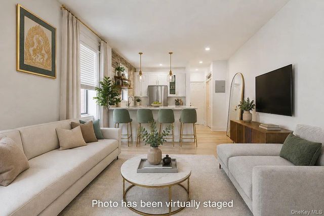 35 Crown 4G, Brooklyn, NY 11225