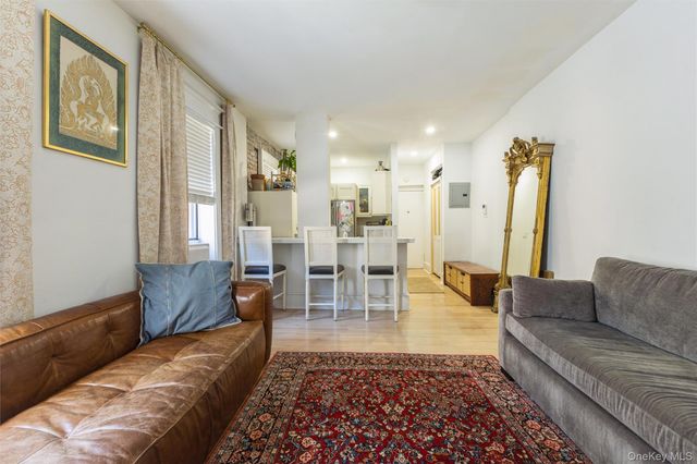 35 Crown 4G, Brooklyn, NY 11225