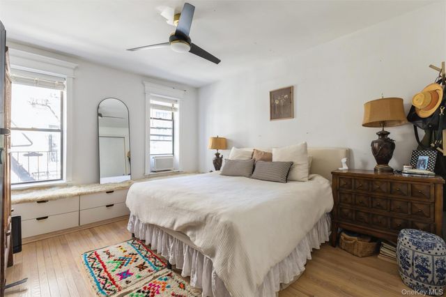 35 Crown 4G, Brooklyn, NY 11225