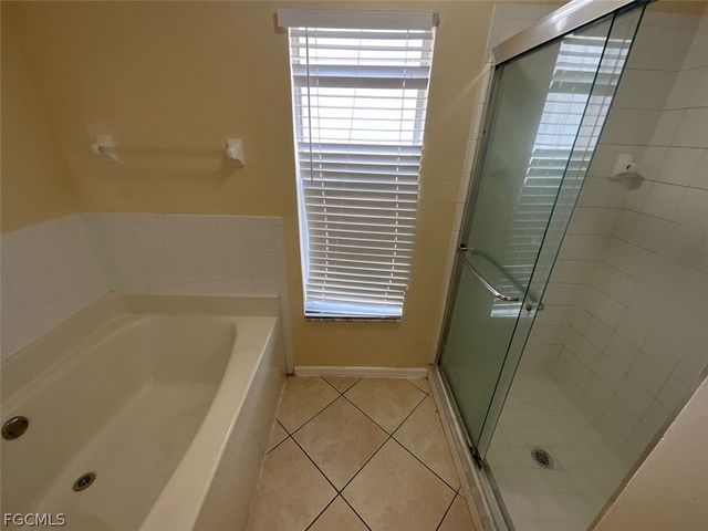 4005 1st ST SW, Lehigh Acres, FL 33976