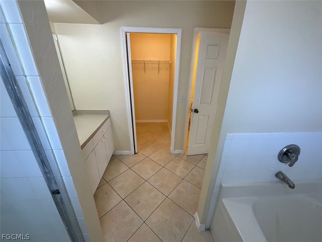 4005 1st ST SW, Lehigh Acres, FL 33976