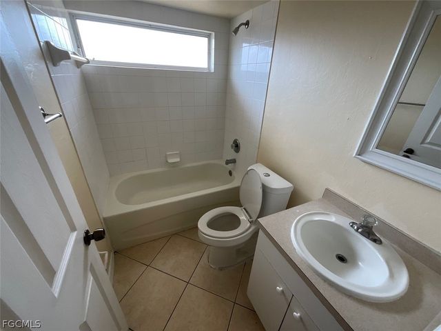 4005 1st ST SW, Lehigh Acres, FL 33976