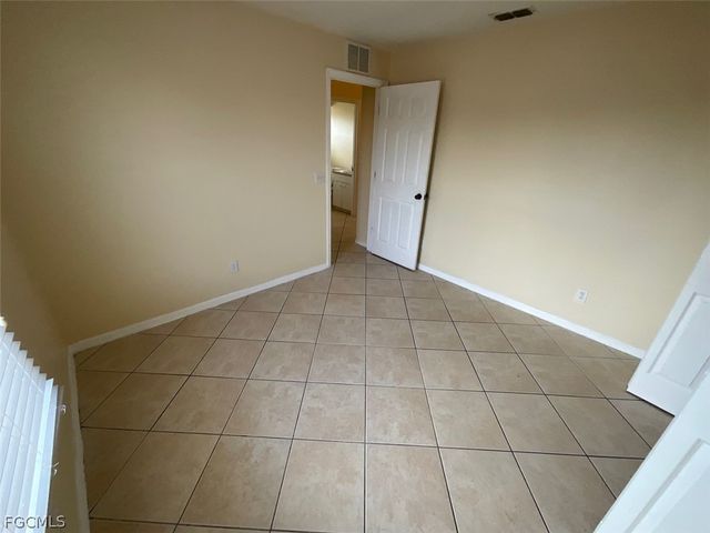 4005 1st ST SW, Lehigh Acres, FL 33976