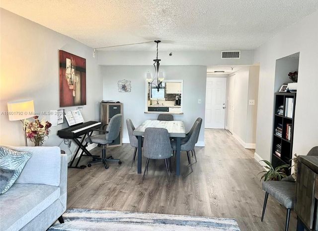9235 SW 8th Street 507, Boca Raton, FL 33428