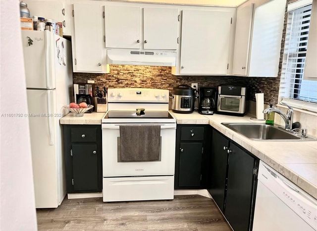 9235 SW 8th Street 507, Boca Raton, FL 33428