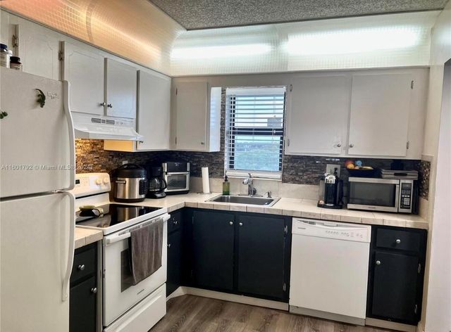 9235 SW 8th Street 507, Boca Raton, FL 33428