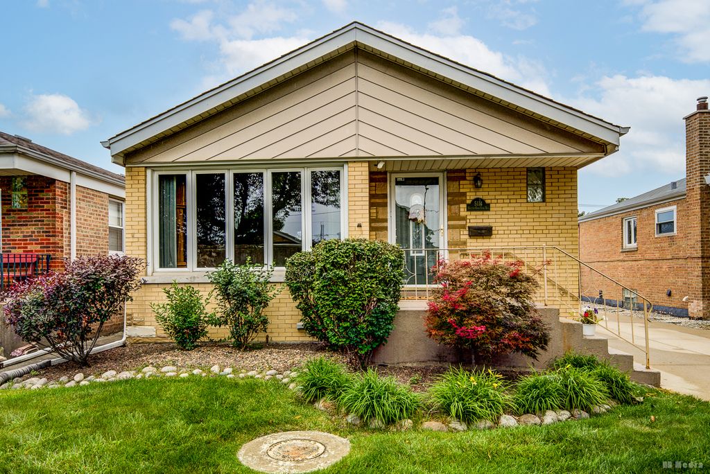 5114 S Oak Park Avenue, Chicago, IL 60638