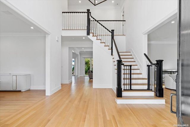 79 Farmview Road, Port Washington, NY 11050