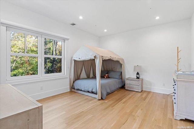 79 Farmview Road, Port Washington, NY 11050