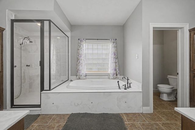 208 Live Oak Dr, Thibodaux, LA 70301