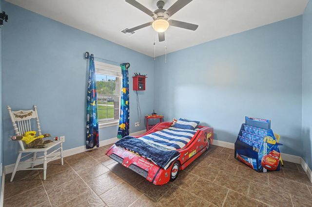 208 Live Oak Dr, Thibodaux, LA 70301