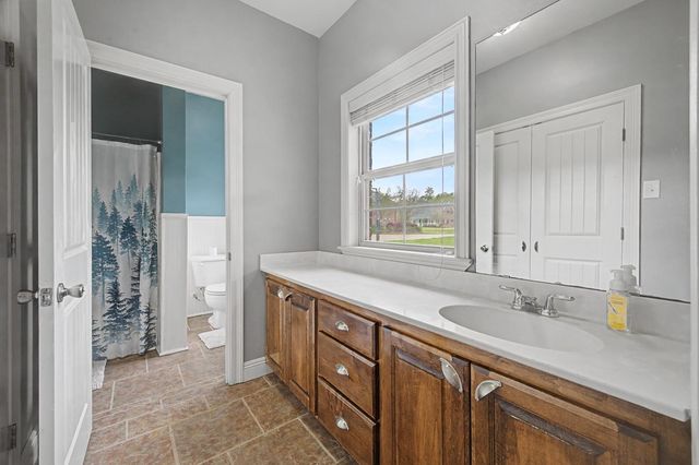 208 Live Oak Dr, Thibodaux, LA 70301