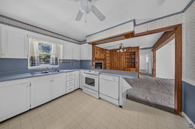 163 White Rd, Byron, GA 31008