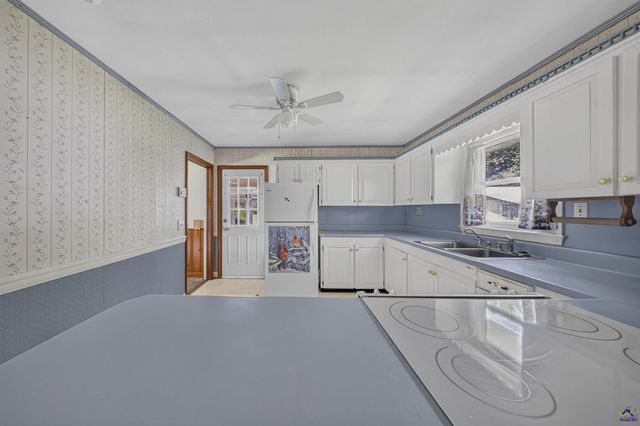 163 White Rd, Byron, GA 31008
