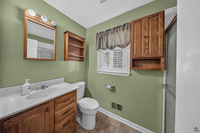 163 White Rd, Byron, GA 31008