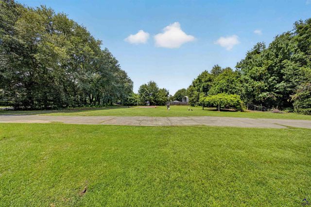163 White Rd, Byron, GA 31008