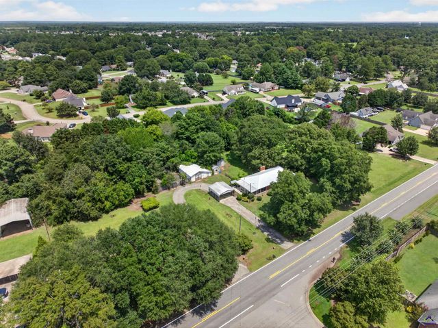 163 White Rd, Byron, GA 31008