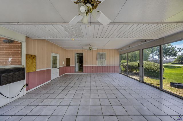 163 White Rd, Byron, GA 31008
