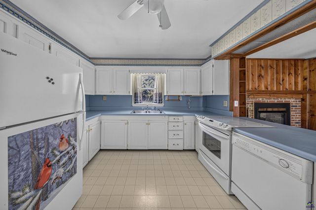 163 White Rd, Byron, GA 31008