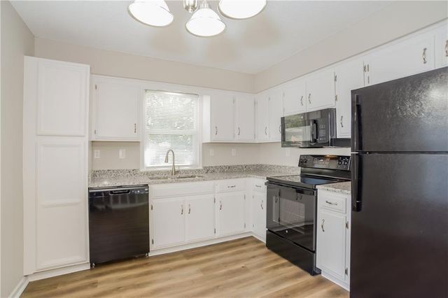 9734 Booth Street, Kansas City, MO 64134