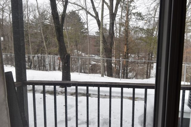 206 Tall Oaks Dr L, Weymouth, MA 02190