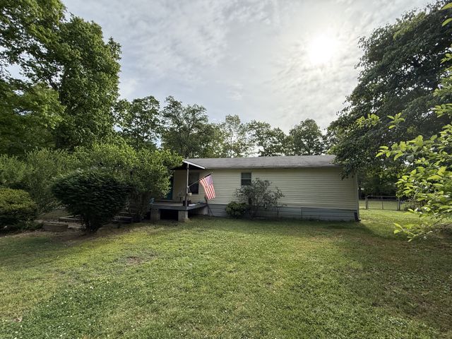 160 Oak Dr, Beechgrove, TN 37018