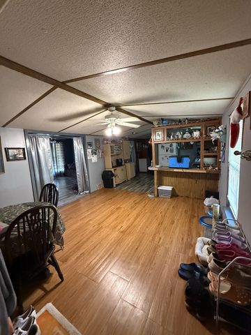 160 Oak Dr, Beechgrove, TN 37018