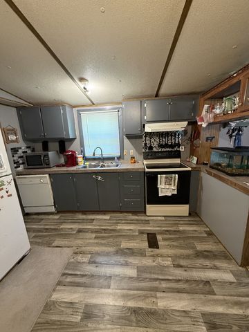 160 Oak Dr, Beechgrove, TN 37018