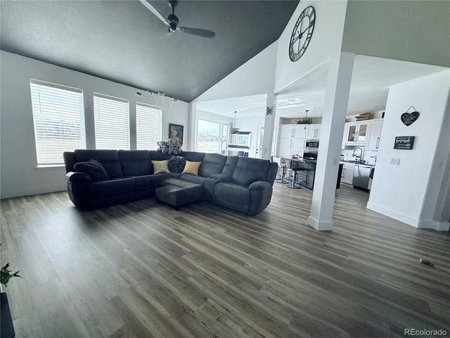 653 Glenarbor Cir, Longmont, CO 80504