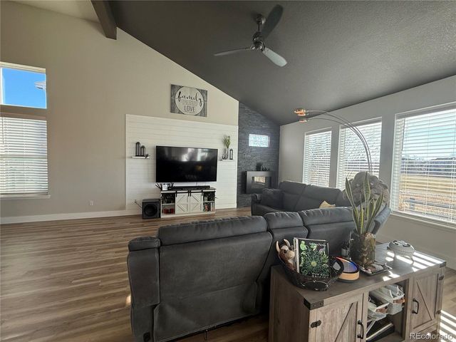 653 Glenarbor Cir, Longmont, CO 80504