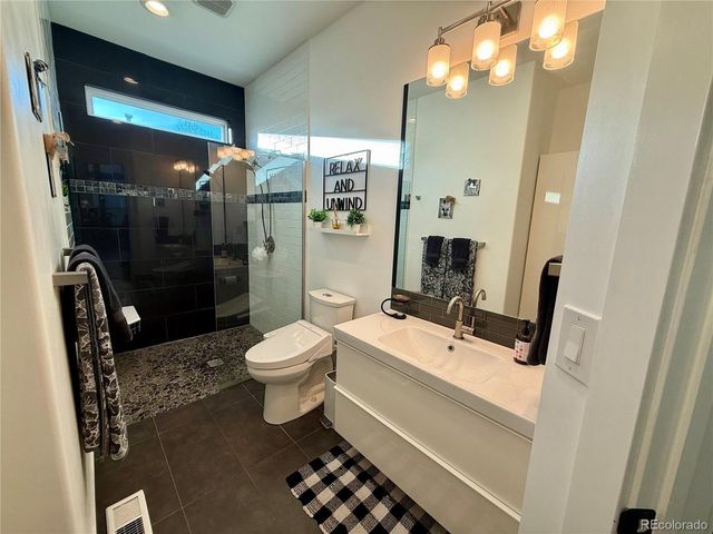 653 Glenarbor Cir, Longmont, CO 80504