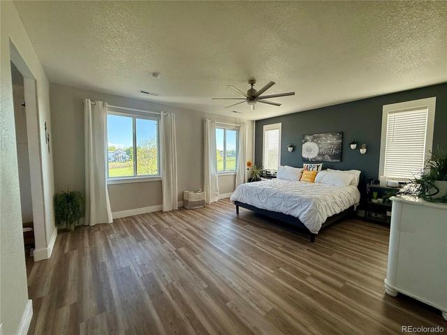 653 Glenarbor Cir, Longmont, CO 80504