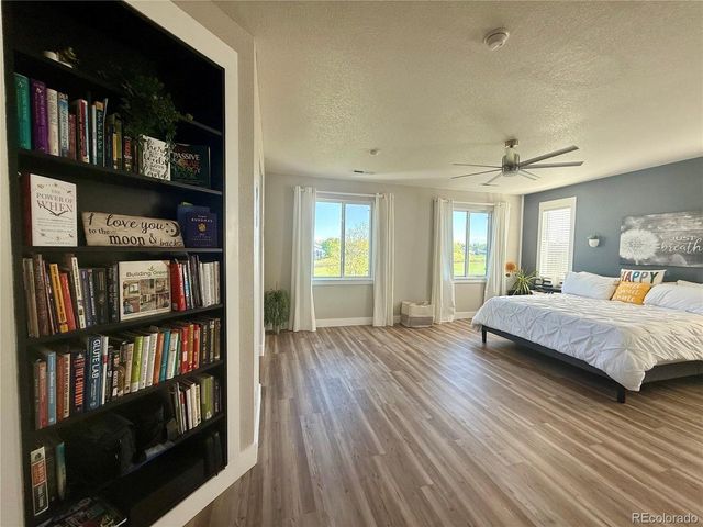 653 Glenarbor Cir, Longmont, CO 80504