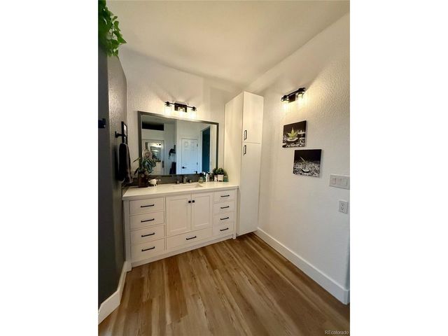 653 Glenarbor Cir, Longmont, CO 80504